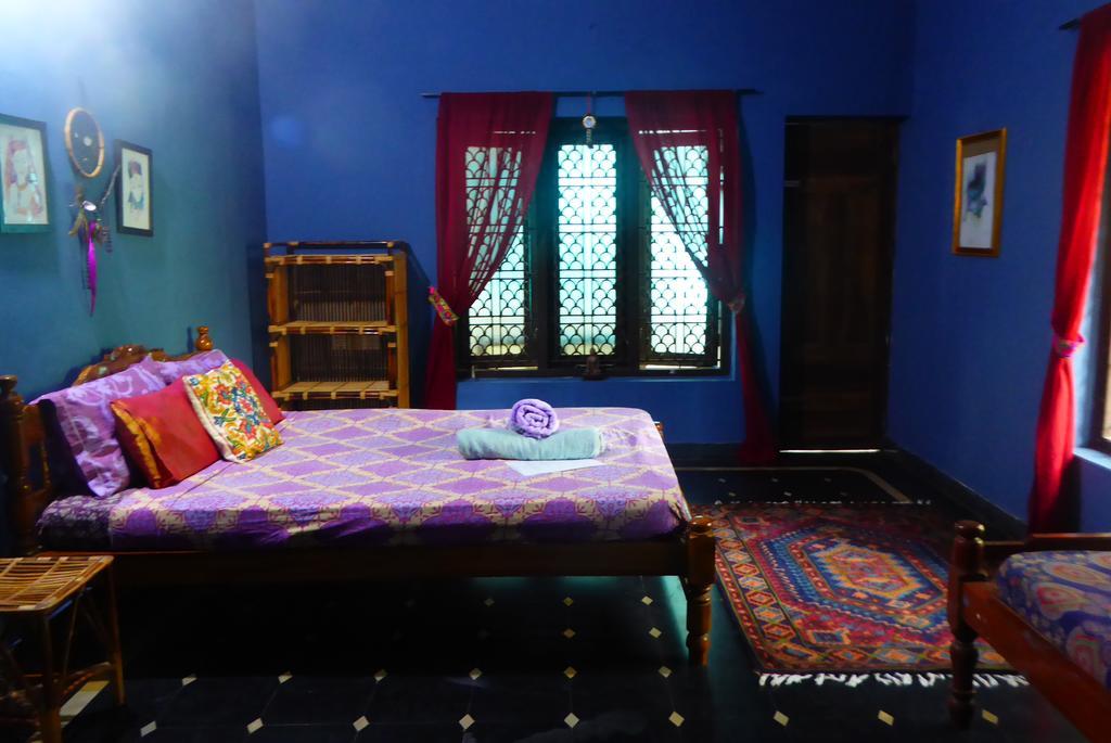 Mk Gardens Surf & Yoga House Hotel Varkala Buitenkant foto