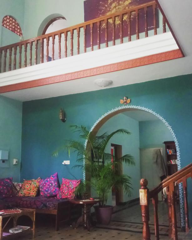 Mk Gardens Surf & Yoga House Hotel Varkala Buitenkant foto