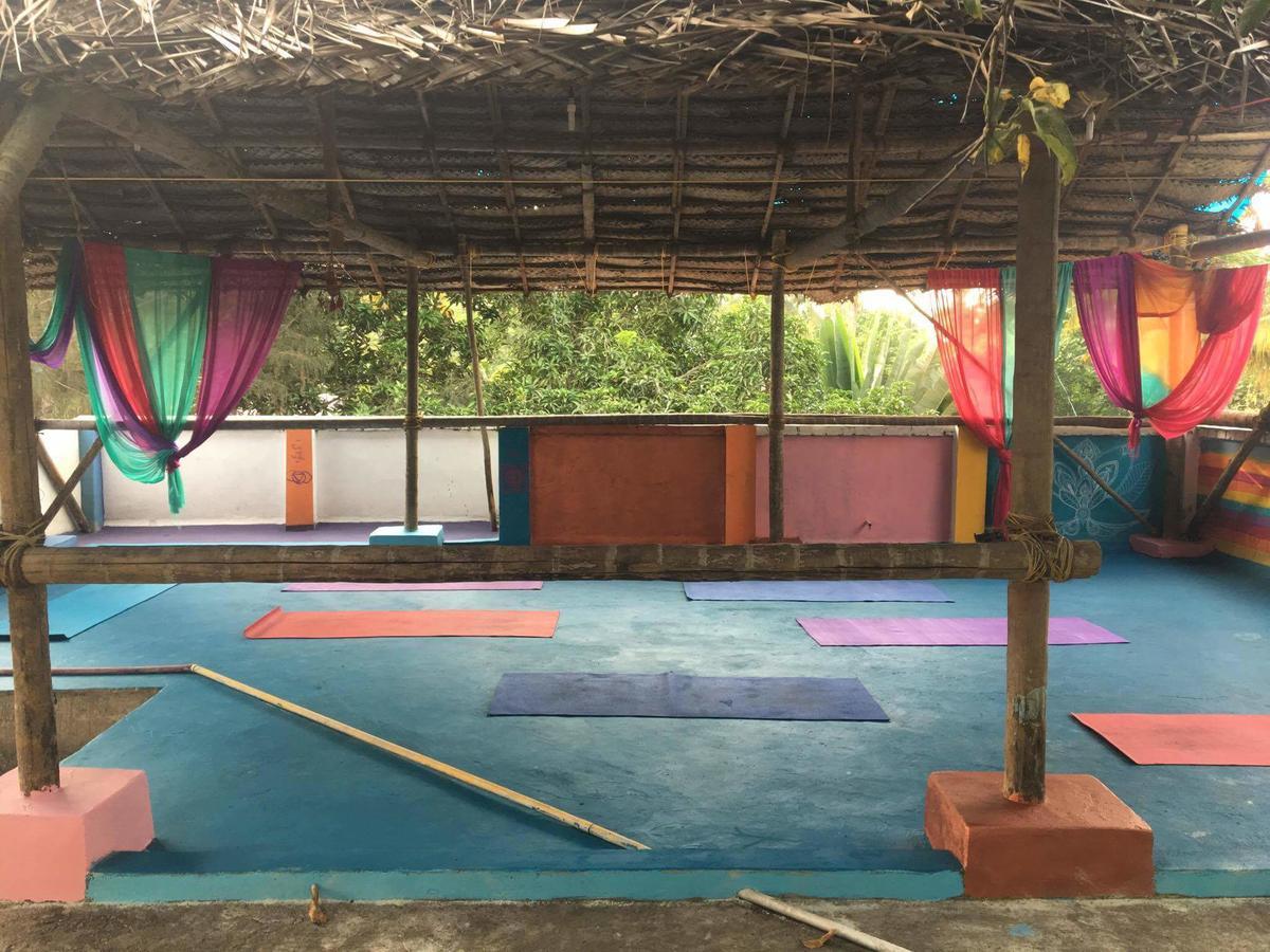 Mk Gardens Surf & Yoga House Hotel Varkala Buitenkant foto